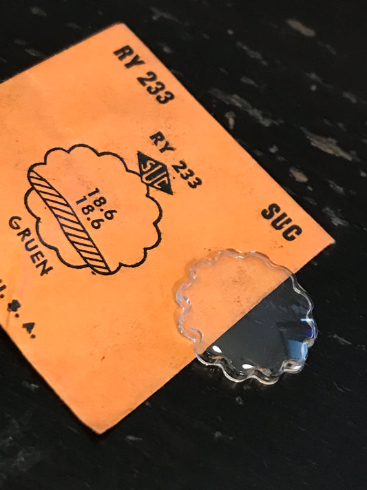 SUC Rocket Crystal RY 233 for GRUEN Pie-Pan case - 18.6 x 18.6mm - New