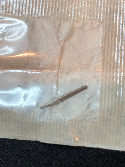 Elgin Factory stem / winding arbor for 15/0s grade 557 thru 626 movements