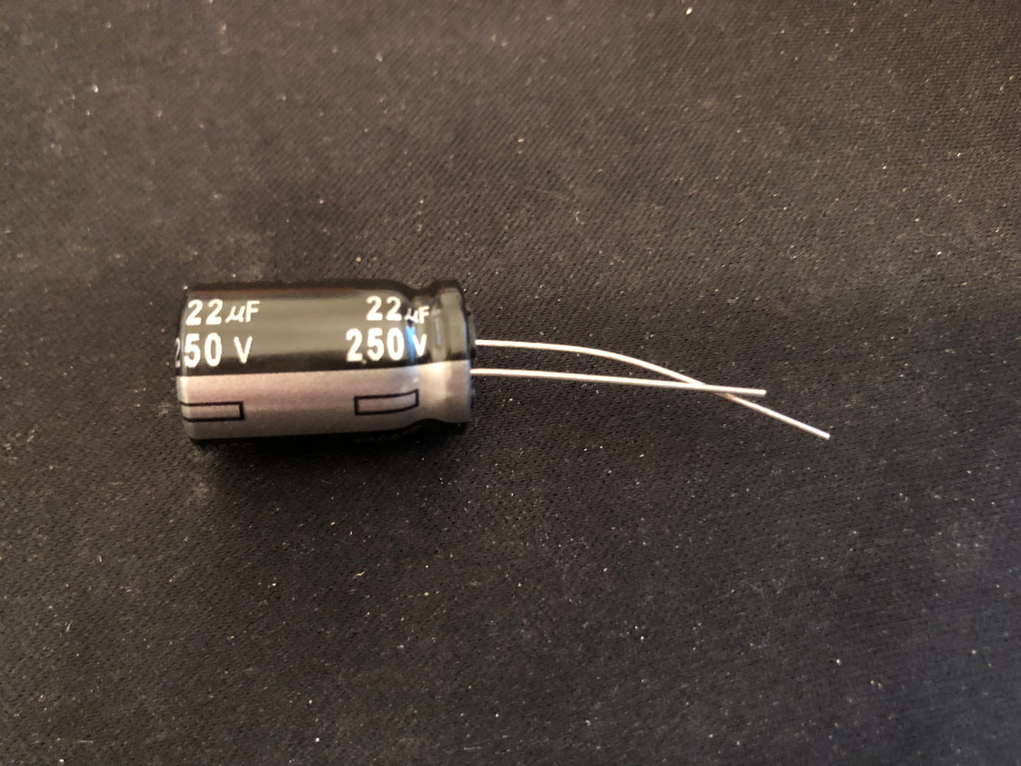 6 x 22uf 250v Panasonic Radial Electrolytic Capacitors - New