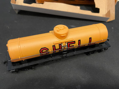 Tyco HO Scale Yellow Shell Tank Car #315C in Box
