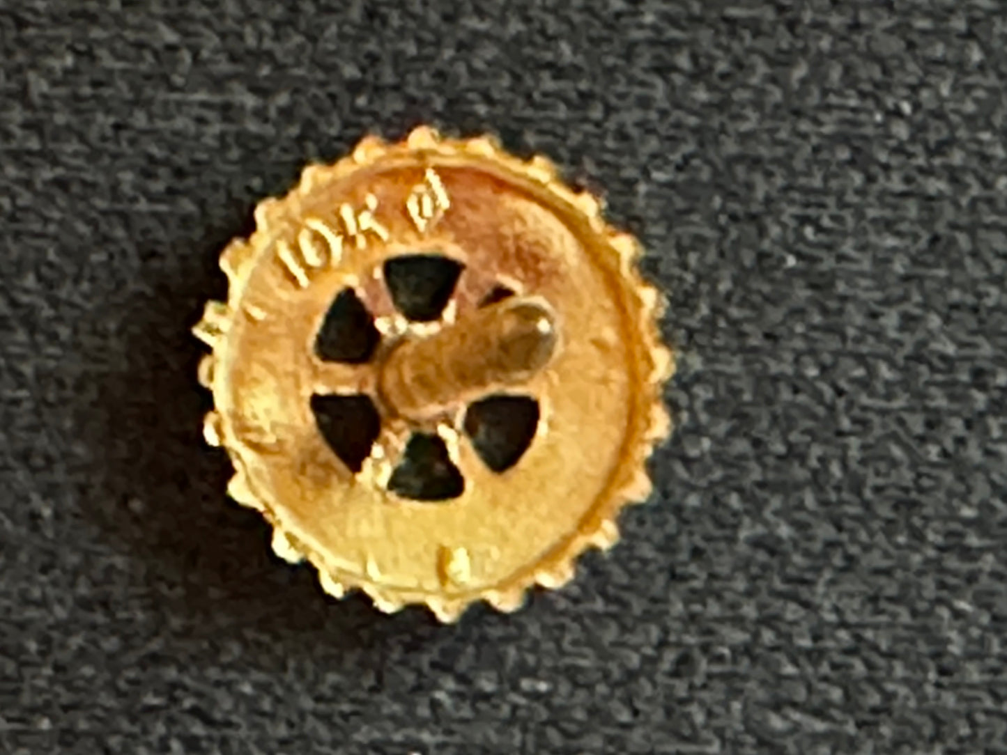 I. & R. Co Rotary International Pin in 10k Gold - NOS with tags